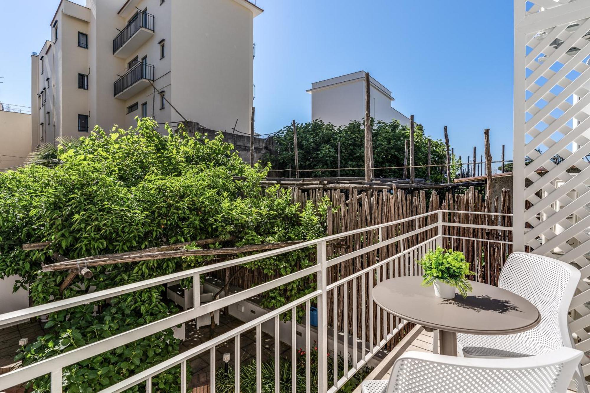 Diff'Rent Souls Rooms - Luxury Accomodation Sorrento Bagian luar foto